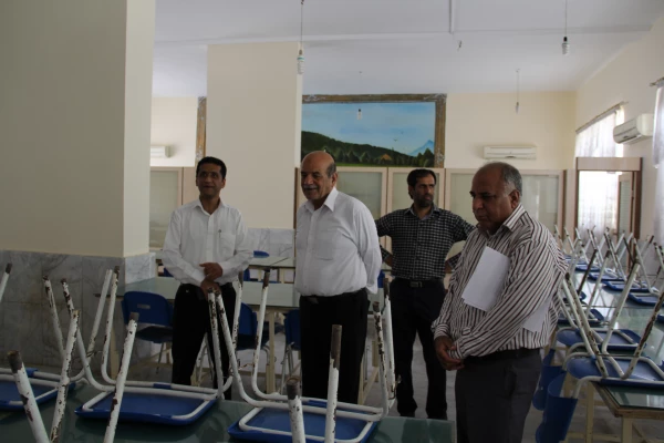 نشست صمیمی رئیس مجمع خیرین مدرسه ساز و آموزش عالی هرمزگان به اتفاق نماینده اداره کل نوسازی با سرپرست پردیس شهید بهشتی هرمزگان و بازدید از قسمتهای مخلف پردیس .