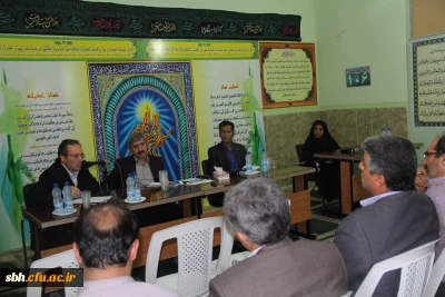 نشست صمیمی دکتر مهرمحمدی با اساتید و کارکنان پردیس های استان هرمزگان