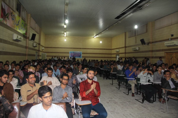 مراسم جشن ستارگان فرهنگی و اجتماعی با حضور مدیر کل آموزش و پرورش استان هرمزگان