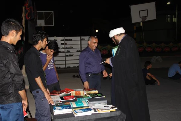 السلام علیک یا ابا عبدالحسین 

مراسم سوگواری امام حسین (ع) و یاران باوفایش 2