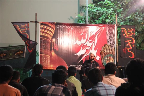 السلام علیک یا ابا عبدالحسین 

مراسم سوگواری امام حسین (ع) و یاران باوفایش 2