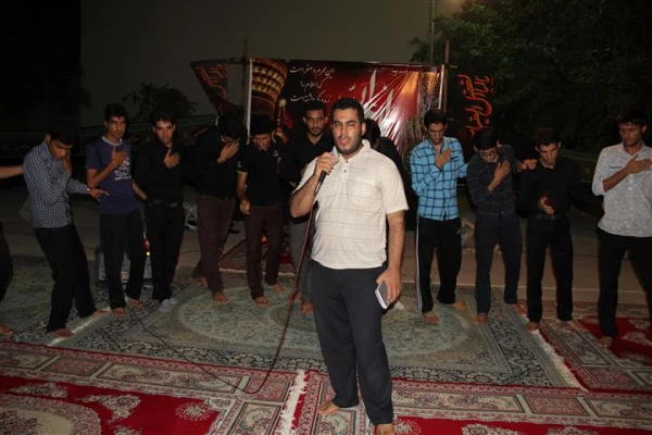 السلام علیک یا ابا عبدالحسین 

مراسم سوگواری امام حسین (ع) و یاران باوفایش 2