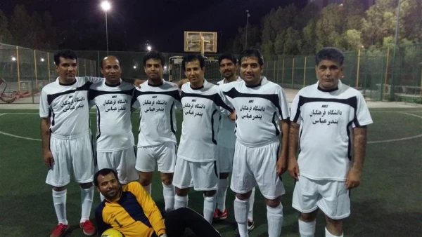 به مناسبت گرامیداشت هفته دفاع مقدس مسابقات فوتسال بسیج اساتید دانشگاه های استان هرمزگان 4
