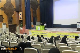 اکران فیلم ها در چهارمین روز از چهل و پنجمین جشنواره فیلم رشد در بندرعباس با حضور مستندسازان و تهیه کنندگان قاسمی و میرزایی