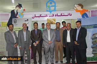 بازدید دکتر قنبری معاون دانشجویی دانشگاه فرهنگیان از نمایشگاه دستاوردهای پژوهشی استان هرمزگان و حضور در غرفه پردیس های دانشگاه فرهنگیان استان