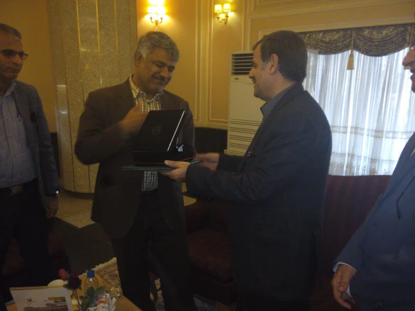 تقدیر سرپریت دانشگاه فرهنگیان از شهردار بندرعباس  12