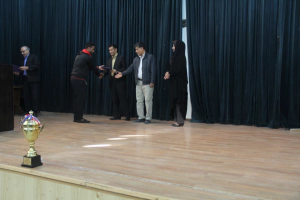 برگزاری مراسم قدر دانی از اعضای تیم قهرمان فوتسال پردیس های دانشگاه فرهنگیان کشور 7