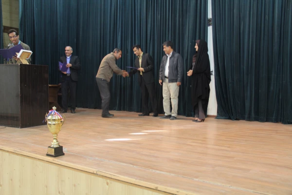 برگزاری مراسم قدر دانی از اعضای تیم قهرمان فوتسال پردیس های دانشگاه فرهنگیان کشور 8