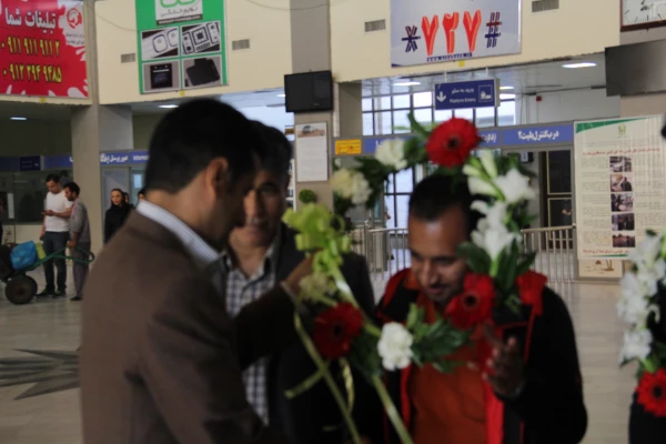 در سالن ایستگاه راه آهن بندرعباس انجام شد .

استقبال رئیس و مسئولین دانشگاه فرهنگیان هرمزگان از اعضای تیم قهرمان فوتسال در مسابقات کشوری کارکنان پردیس های کشور دانشگاه فرهنگیان 4