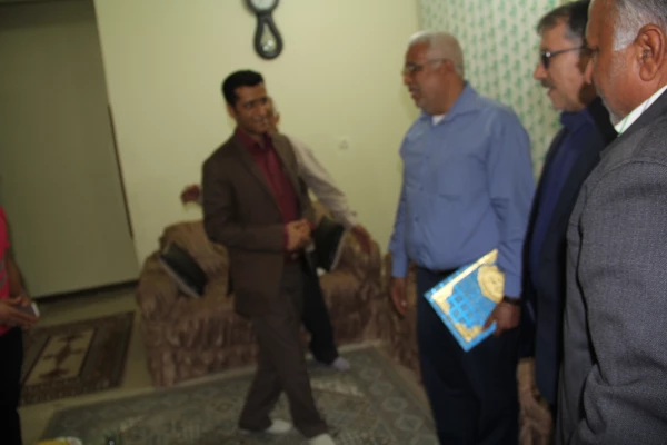 با حضور مدیر کل امور ایثارگران و مشاور امور ایثارگران ریاست دانشگاه فرهنگیان و سرپرست دانشگاه فرهنگیان هرمزگان انجام شد .

دیدار با خانواده دانشجو معلم شهید ابراهیم تنیده و خانواده شهید همت الله شمسایی پدر مدرس پردیس های استان 11