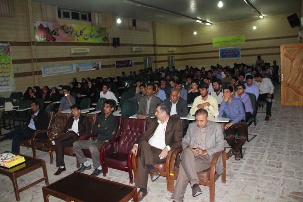 با حضور دکتر رئوفی استاد جامعه شناسی دانشگاه هرمزگان برگزار شد .

اولین کرسی آزاد اندیشی در نیمسال دوم سال تحصیلی جاری در خصوص انتخابات مجلس شورای اسلامی 
 7