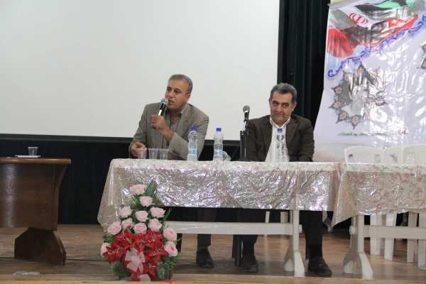 با حضور دکتر رئوفی استاد جامعه شناسی دانشگاه هرمزگان برگزار شد .

اولین کرسی آزاد اندیشی در نیمسال دوم سال تحصیلی جاری در خصوص انتخابات مجلس شورای اسلامی 
 9