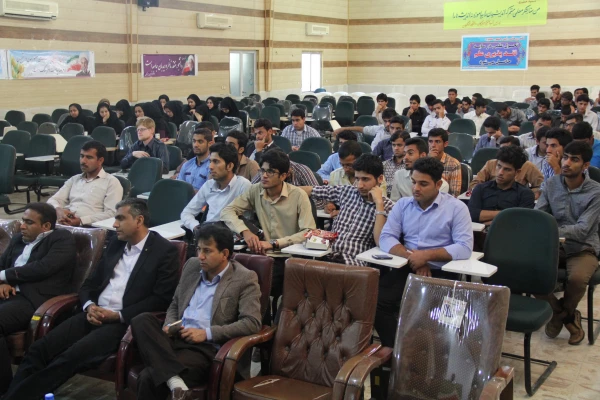 به مناسبت روز جهانی زبان مادری دوم اسفند ماه 

کارگاه علمی معرفی اجمالی گویشهای بومی و محلی استان در پردیس شهید بهشتی هرمزگان برگزار گردید. 6