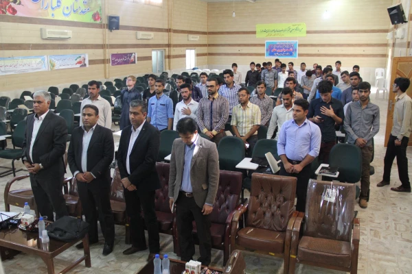 به مناسبت روز جهانی زبان مادری دوم اسفند ماه 

کارگاه علمی معرفی اجمالی گویشهای بومی و محلی استان در پردیس شهید بهشتی هرمزگان برگزار گردید. 8