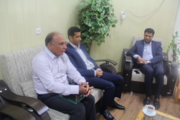 سه شنبه 17/1/95 توسط سرپرست دانشگاه فرهنگیان هرمزگان انجام شد . 2