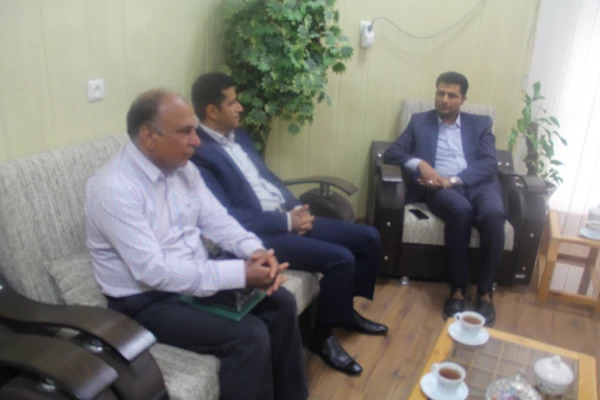 سه شنبه 17/1/95 توسط سرپرست دانشگاه فرهنگیان هرمزگان انجام شد . 3