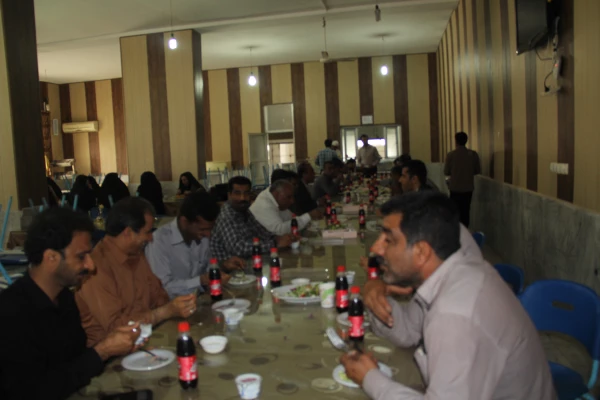 تشکیل نشست تقدیر و تشکر از تلاش های همکاران اداری  وخدماتی پردیس ها در سال 94 5