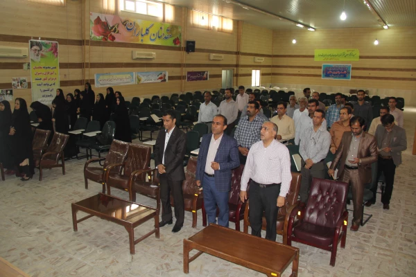 تشکیل نشست تقدیر و تشکر از تلاش های همکاران اداری  وخدماتی پردیس ها در سال 94 7