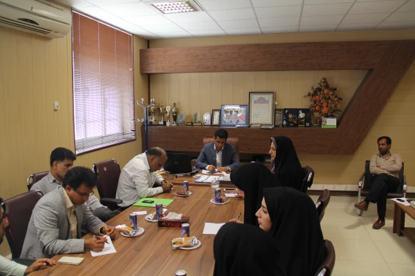 با حضور سرپرست امور پردیس های استان و کارگروه فرهنگی پردیس ها برگزار شد .

برنامه ریزی جهت برگزاری مراسم هفته معلم 2