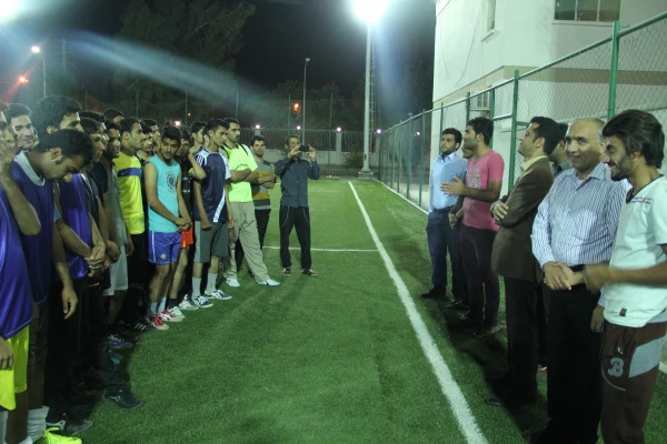 به همت شورای صنفی – رفاهی دانشجویان پردیس شهید بهشتی هرمزگان برگزار شد .

مراسم افتتاحیه مسابقات ورزشی گرامیداشت مقام معلم 7