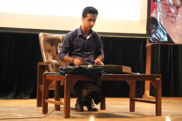 با حضور سرپرستان پردیس های استان و دو هنرمند مطرح استان برگزار شد 

دومین شب فرهنگی پردیس های دانشگاه فرهنگیان با تقدیر از همیاران دانشگاه در شهرداری منطقه یک بندرعباس ، برگزیدگان استانی جشنواره قرآن و عترت و مسابقات ورزشی 5