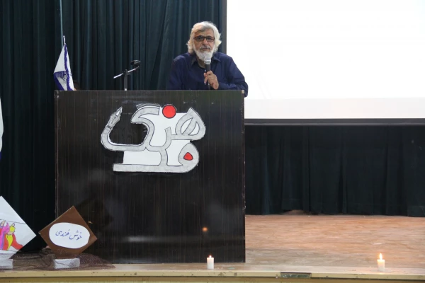 با حضور سرپرستان پردیس های استان و دو هنرمند مطرح استان برگزار شد 

دومین شب فرهنگی پردیس های دانشگاه فرهنگیان با تقدیر از همیاران دانشگاه در شهرداری منطقه یک بندرعباس ، برگزیدگان استانی جشنواره قرآن و عترت و مسابقات ورزشی 7