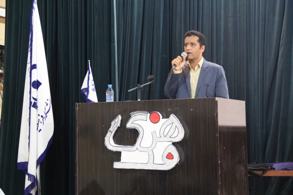 با حضور سرپرستان پردیس های استان و دو هنرمند مطرح استان برگزار شد 

دومین شب فرهنگی پردیس های دانشگاه فرهنگیان با تقدیر از همیاران دانشگاه در شهرداری منطقه یک بندرعباس ، برگزیدگان استانی جشنواره قرآن و عترت و مسابقات ورزشی 10