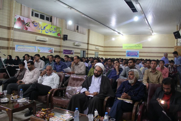 با حضور سرپرستان پردیس های استان و دو هنرمند مطرح استان برگزار شد 

دومین شب فرهنگی پردیس های دانشگاه فرهنگیان با تقدیر از همیاران دانشگاه در شهرداری منطقه یک بندرعباس ، برگزیدگان استانی جشنواره قرآن و عترت و مسابقات ورزشی 12