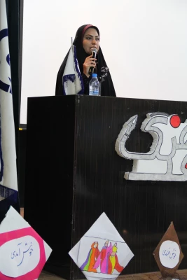 با حضور سرپرستان پردیس های استان و دو هنرمند مطرح استان برگزار شد 

دومین شب فرهنگی پردیس های دانشگاه فرهنگیان با تقدیر از همیاران دانشگاه در شهرداری منطقه یک بندرعباس ، برگزیدگان استانی جشنواره قرآن و عترت و مسابقات ورزشی 14