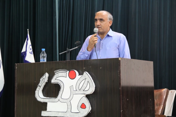 با حضور سرپرستان پردیس های استان و دو هنرمند مطرح استان برگزار شد 

دومین شب فرهنگی پردیس های دانشگاه فرهنگیان با تقدیر از همیاران دانشگاه در شهرداری منطقه یک بندرعباس ، برگزیدگان استانی جشنواره قرآن و عترت و مسابقات ورزشی 16