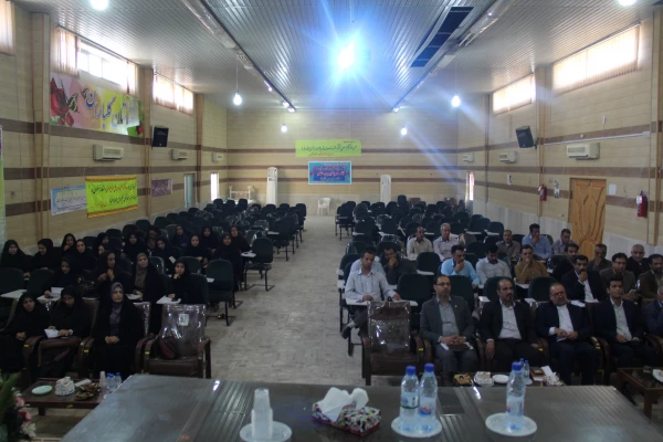 نشست صمیمی مدیر کل منابع انسانی و معاون اداره کل مالی و معاون اداره کل خدمات پیشتیبان دانشگاه فرهنگیان با کارکنان پردیس های استان هرمزگان 6