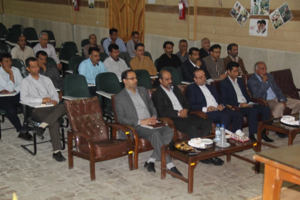 نشست صمیمی مدیر کل منابع انسانی و معاون اداره کل مالی و معاون اداره کل خدمات پیشتیبان دانشگاه فرهنگیان با کارکنان پردیس های استان هرمزگان 7