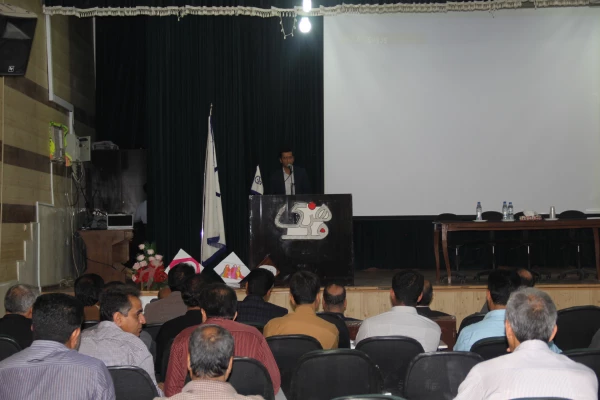 نشست صمیمی مدیر کل منابع انسانی و معاون اداره کل مالی و معاون اداره کل خدمات پیشتیبان دانشگاه فرهنگیان با کارکنان پردیس های استان هرمزگان 8