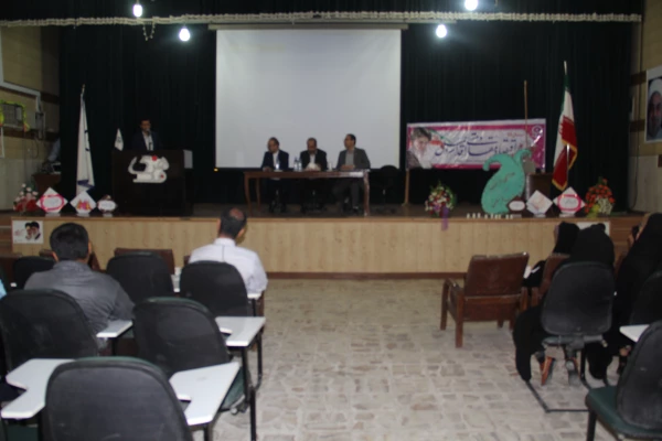 نشست صمیمی مدیر کل منابع انسانی و معاون اداره کل مالی و معاون اداره کل خدمات پیشتیبان دانشگاه فرهنگیان با کارکنان پردیس های استان هرمزگان 10