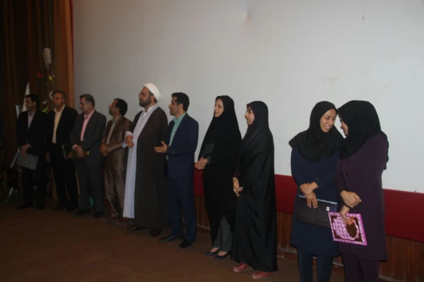 برگزاری مراسم با شکوه روز معلم و تقدیر از اساتید برگزیده دانشگاه فرهنگیان هرمزگان با حضور هاشمی تختی منتخب اول بندرعباس در مجلس شورای اسلامی و دریانورد ریاست سازمان مدیریت و برنامه ریزی استان هرمزگان 3