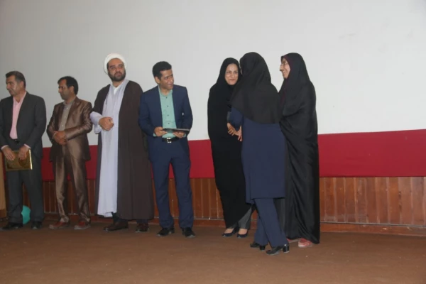 برگزاری مراسم با شکوه روز معلم و تقدیر از اساتید برگزیده دانشگاه فرهنگیان هرمزگان با حضور هاشمی تختی منتخب اول بندرعباس در مجلس شورای اسلامی و دریانورد ریاست سازمان مدیریت و برنامه ریزی استان هرمزگان 4