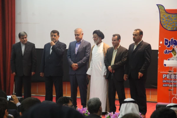 شرکت فعال دانشجو معلمان دانشگاه فرهنگیان در مراسم روز خلیج فارس با حضور دکتر علی جنتی وزیر محترم فرهنگ و ارشاد اسلامی و مسئولان استانی 6