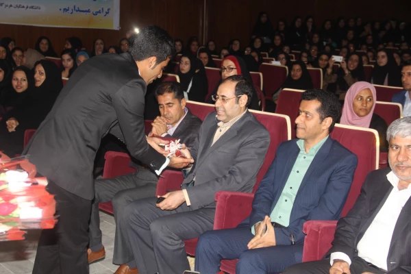 برگزاری مراسم با شکوه روز معلم و تقدیر از اساتید برگزیده دانشگاه فرهنگیان هرمزگان با حضور هاشمی تختی منتخب اول بندرعباس در مجلس شورای اسلامی و دریانورد ریاست سازمان مدیریت و برنامه ریزی استان هرمزگان 11