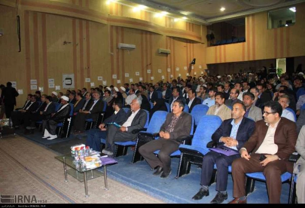 تقدیر از اساتید نمونه پردیس های استان هرمزگان به همراه اساتید نمونه سایر دانشگاهها در آیین استانی بزرگداشت استاد شهید مطهری  3