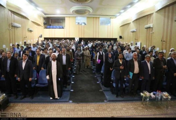 تقدیر از اساتید نمونه پردیس های استان هرمزگان به همراه اساتید نمونه سایر دانشگاهها در آیین استانی بزرگداشت استاد شهید مطهری  5