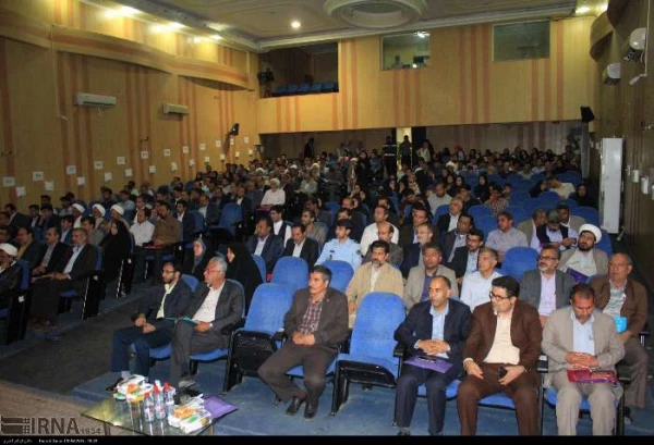 تقدیر از اساتید نمونه پردیس های استان هرمزگان به همراه اساتید نمونه سایر دانشگاهها در آیین استانی بزرگداشت استاد شهید مطهری  8