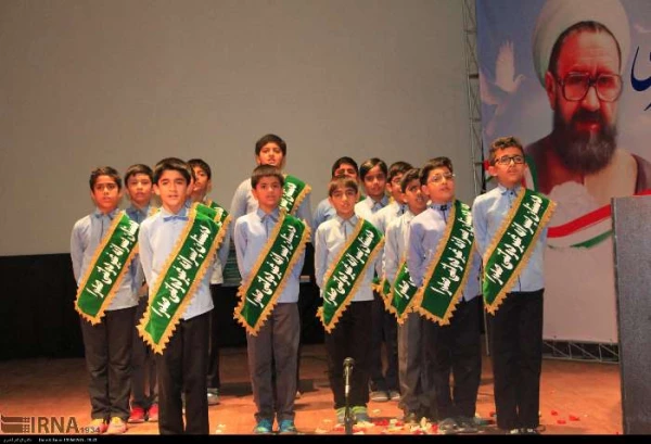 تقدیر از اساتید نمونه پردیس های استان هرمزگان به همراه اساتید نمونه سایر دانشگاهها در آیین استانی بزرگداشت استاد شهید مطهری  10