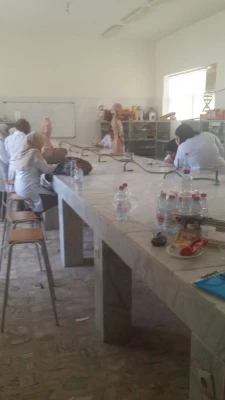 بازدید علمی دانش آموزان برتر علمی و پژوهشی متوسطه اول مناطق بیست گانه آموزش و پرورش استان هرمزگان از بخش های مختلف دانشگاه فرهنگیان هرمزگان 3