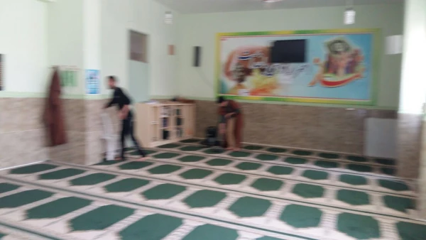 در آستانه ورود به ماه مبارک رمضان 

غبارروبی نمازخانه پردیس شهید بهشتی هرمزگان 2