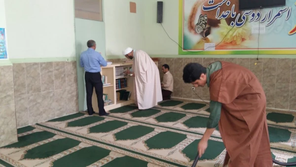 در آستانه ورود به ماه مبارک رمضان 

غبارروبی نمازخانه پردیس شهید بهشتی هرمزگان 4