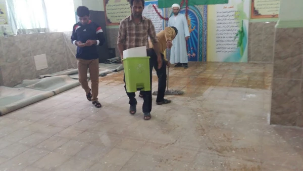 در آستانه ورود به ماه مبارک رمضان 

غبارروبی نمازخانه پردیس شهید بهشتی هرمزگان 6