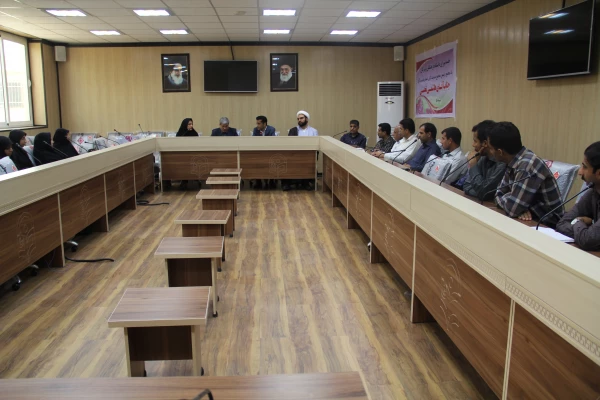 نشست مشترک شورای مدیریت استانی و پردیس های استان هرمزگان با حضور آقای هاشمی تحتی نماینده بندرعباس در مجلس شورای اسلامی و رئیس مجمع نمایندگان استان هرمزگان 7