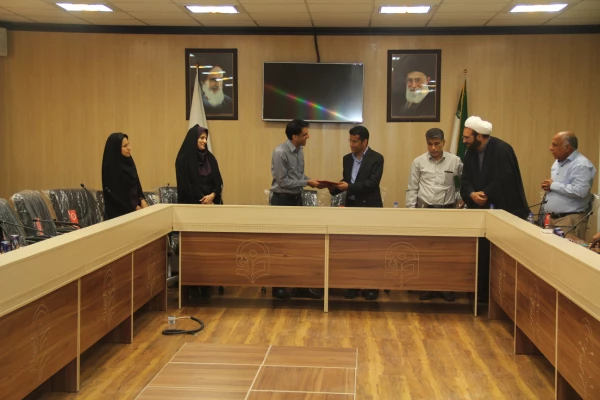 با حضور سرپرست دانشگاه فرهنگیان هرمزگان و همکاران برگزار شد :

مراسم تکریم آقای فریدون برخورداری و معارفه آقای مظفر باقرزاده معاونین آموزشی و فرهنگی و پژوهشی پردیس شهید بهشتی هرمزگان 9