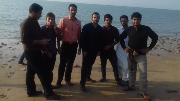 در روز ملی مبارزه با استکبار جهانی 

شرکت 60 دانشجو معلم در اردوی راهیان نور دریایی 15