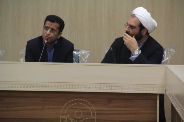 دکتر ضیایی سرپرست دانشگاه فرهنگیان هرمزگان :

شورای صنفی انتقال دهنده و پیگیری کننده مشکلات صنفی دانشجویان است .
 3